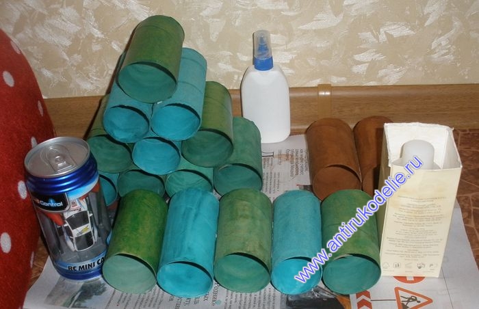 Сделаем новогоднюю елочку из рулонов от туалетной бумаги